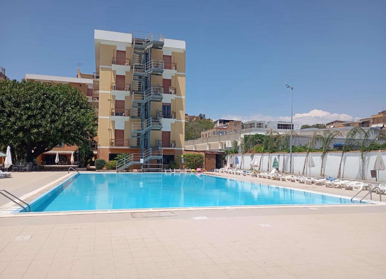 Hotel Dei Pini Porto Empedocle Esterno foto