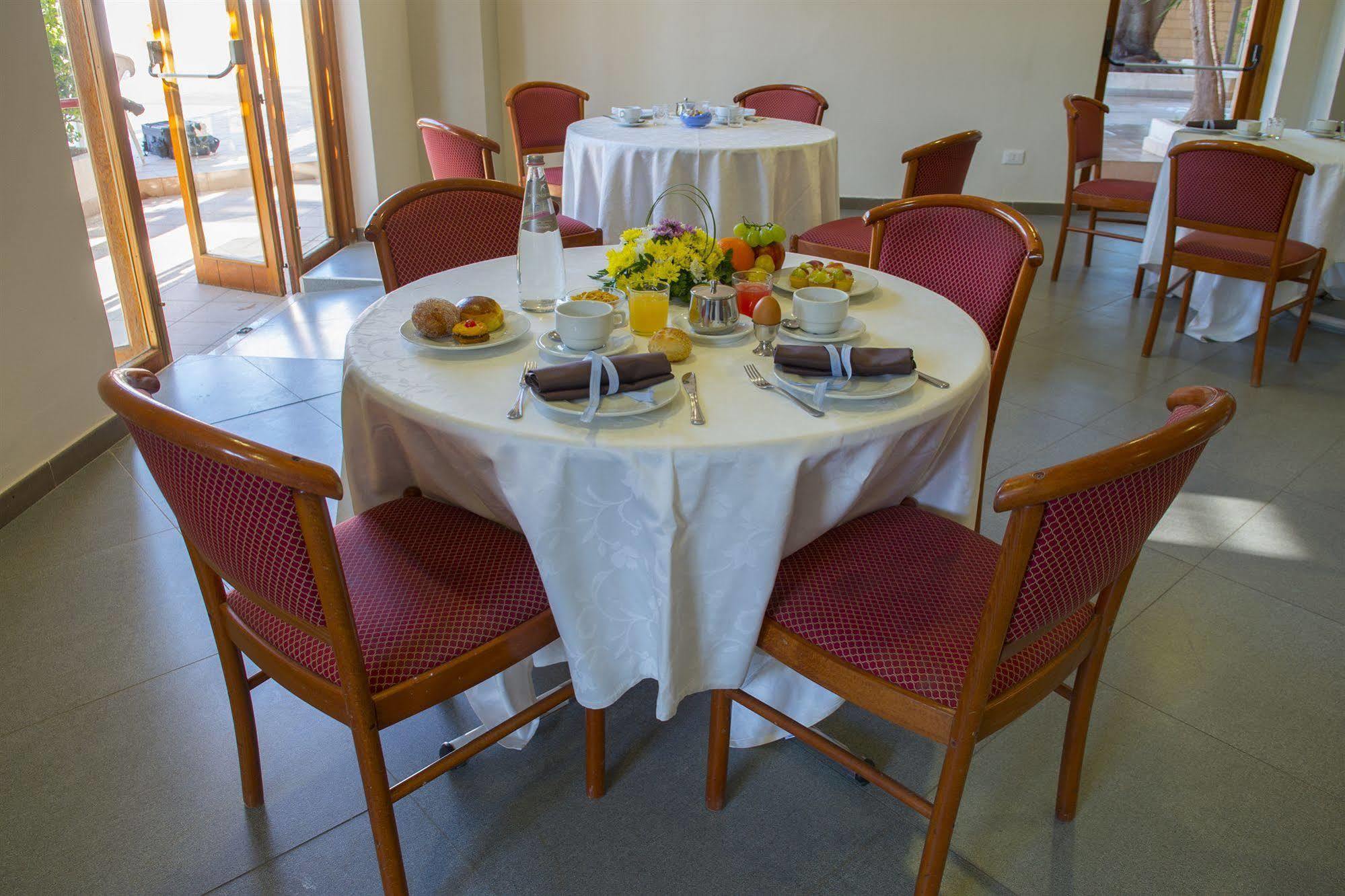 Hotel Dei Pini Porto Empedocle Esterno foto